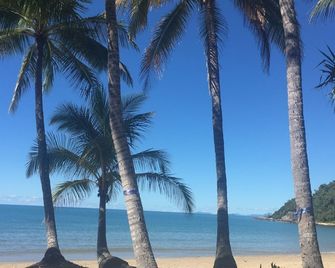 Right On the Beach - Oak Beach - Beach