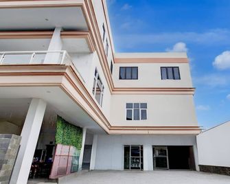 RedDoorz Syariah @ Syafla Guest House - Balikpapan - Bina