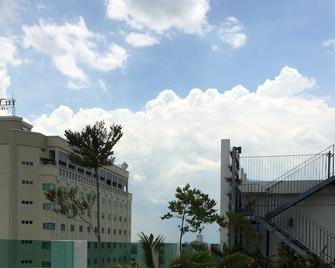 Fuller Hotel - Alor Setar - Patio