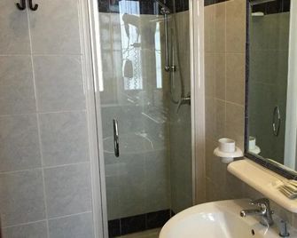 Hotel Vallefura - Rivisondoli - Badkamer