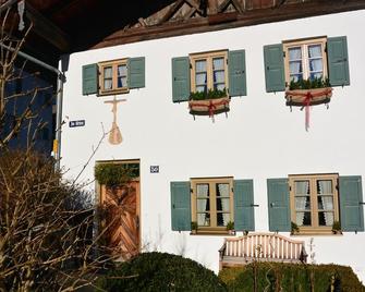 Ferienhaus Bichler - Mittenwald - Gebäude