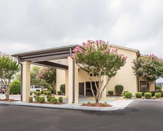 Quality Inn - Mullins - Edificio