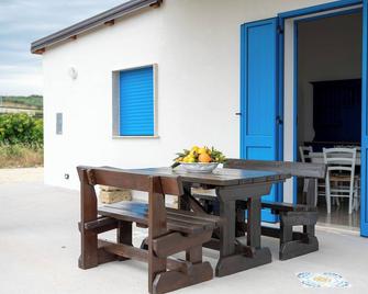 Waning Moon - Among the Citrus Trees in Ribera - Siculiana - Patio