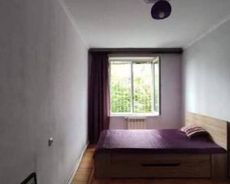 Cosy Shared Apartment Near Botanical Gar - Γιερεβάν - Κρεβατοκάμαρα