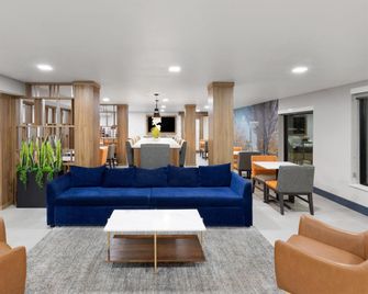 La Quinta Inn & Suites by Wyndham Springdale - Springdale - Lounge