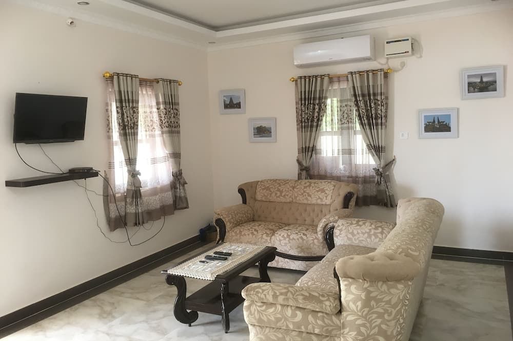 New Villa with Swimming Pool close to Mahabalipuram for rent. - Mahabalipuram - Living room