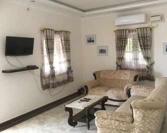New Villa with Swimming Pool close to Mahabalipuram for rent. - Mahabalipuram - Living room