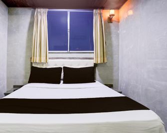 Hotel O Balaji Residency - 新孟買 - 臥室
