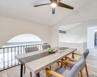 Private Pool and Patio Spacious Tempe Retreat - Tempe - Comedor