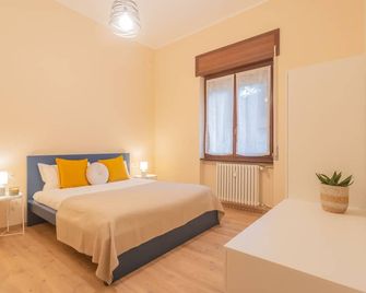 Tivano Apartment Nearby Como S G Train Station - Como - Bedroom