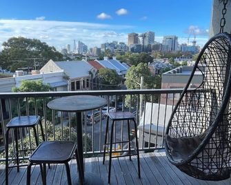 Glengarry Castle Hotel - סידני - מרפסת