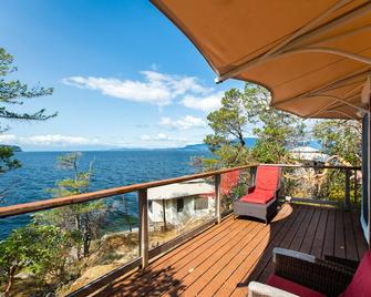 Rockwater Secret Cove Resort - Halfmoon Bay - Balcony