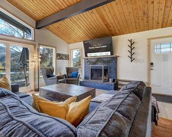 Timber Peak Cabin - Hot Tub Bbq Scenic Views - Divide - Sala de estar