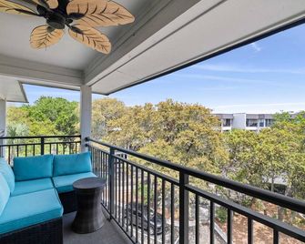 Turtleville Queen bed kid bed Renovated in 2025 - Hilton Head Island - Balcony