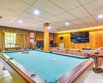 2 Mi to Main St Thomasville Family Home with Games - Thomasville