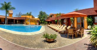 Hotel Hacienda - โอ็กซากา - สระว่ายน้ำ