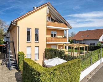 Ferienwohnung Lehen - Herr 1 - Freiburg im Breisgau - Building