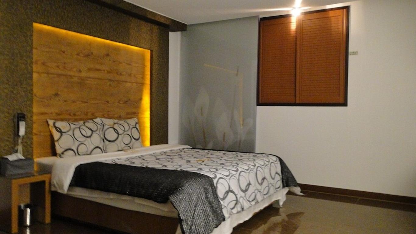 Hotel Nyxfox