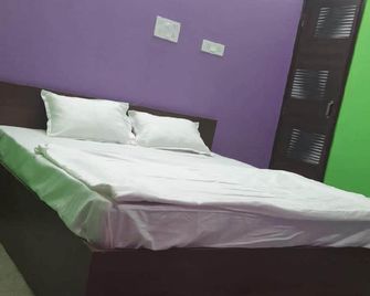 Hotel O King Plaza - Bulandshahr - Bedroom
