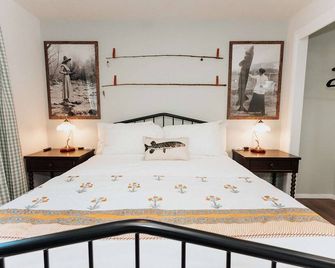 Renovated Salmon Refuge - Salmon - Bedroom