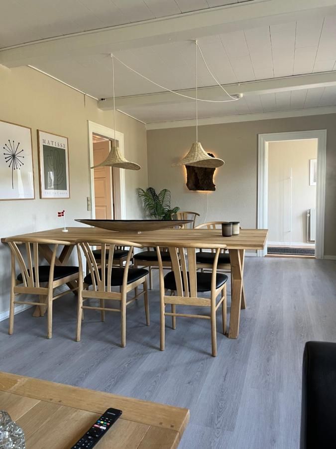 Ribevej 54 hus med 4 værelser – Holsted