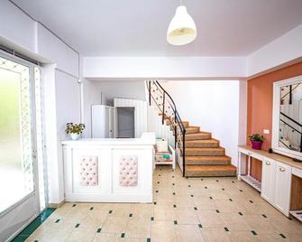 Ideal Aparthotel Saranda - Sarandë - Front desk