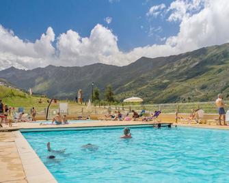 Pierre & Vacances Residence Le Thabor - Valmeinier - Pool