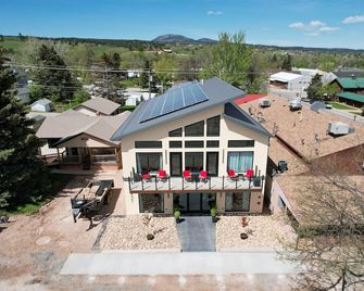 Calcis @ The Cobblestone - Spearfish - Budova