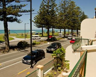 Beachfront Motel - Napier - Outdoor view
