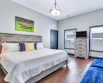 Updated 3 Bedroom Centrally Located Near Downtown - Louisville - Bedroom