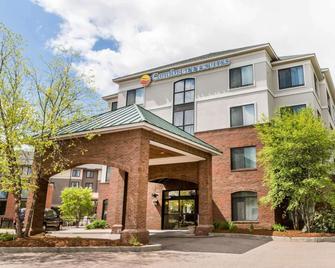 Comfort Inn & Suites - South Burlington - Building