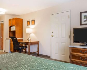 Comfort Inn & Suites South Burlington near University - South Burlington - Habitación