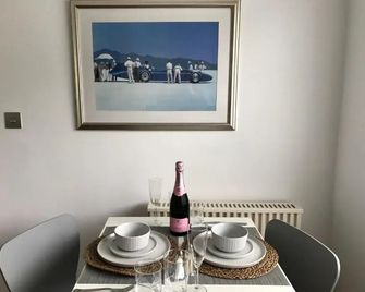 Oak-Island Hall - Huntingdon - Dining room