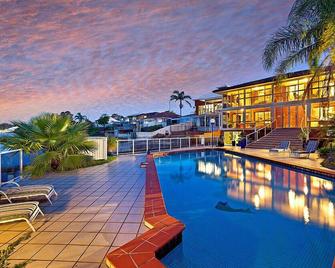 Toukley Waterfront House - Toukley - Pool