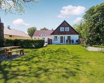 3 Bedroom Nice Home in Samsoe - Samsø - Building