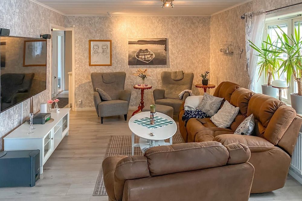 Gorgeous Home In Vaestervik With Wifi - Västervik - Living room