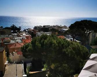 Hotel Pineta - Laigueglia - Vista esterna
