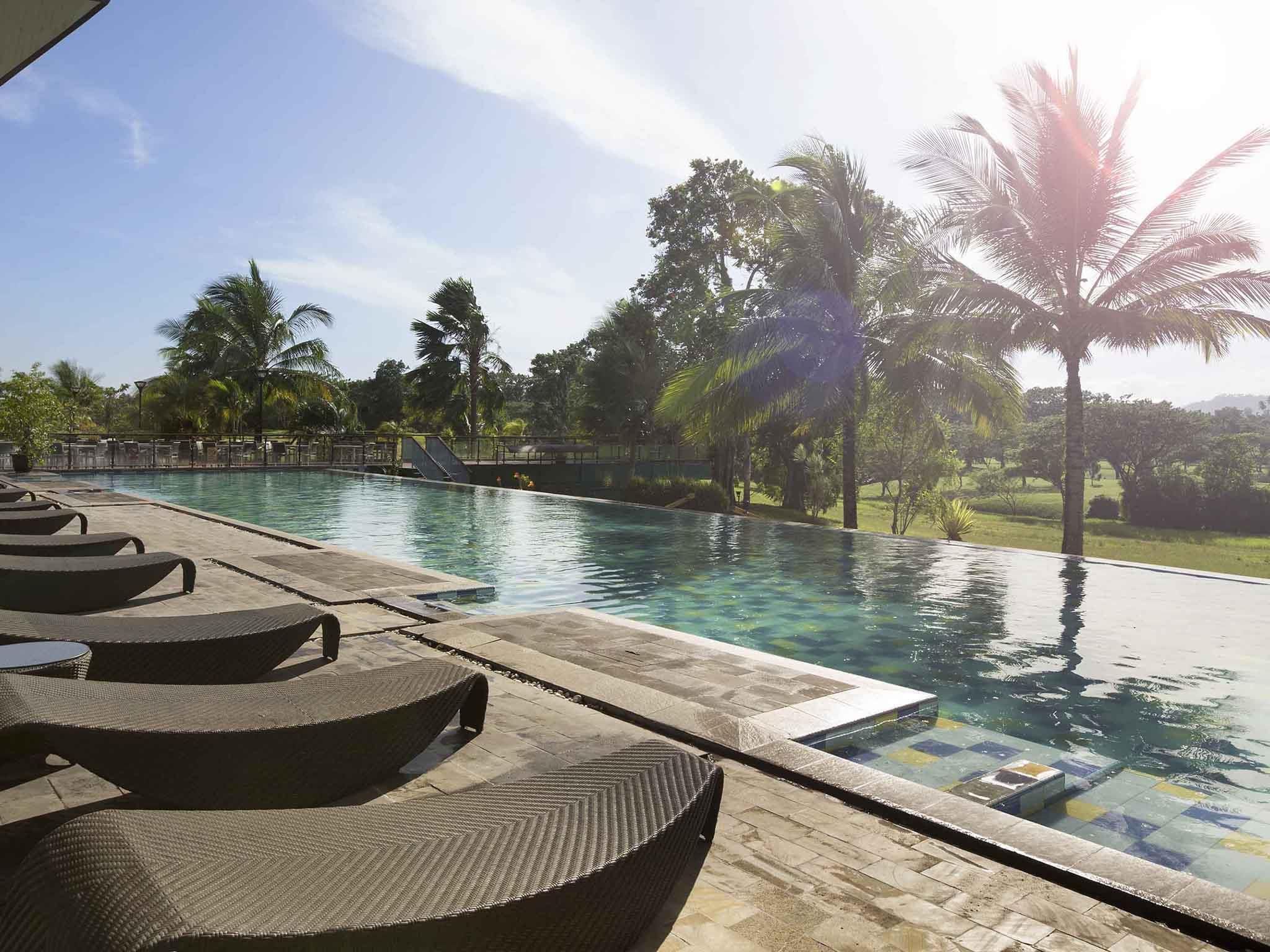 Novotel Manado Golf Resort & Convention Center - מאנאדו - בניין