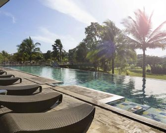 Novotel Manado Golf Resort & Convention Center - מאנאדו - בניין