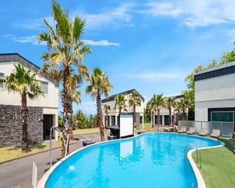 Pool and Villa Sorang - Jeju City - Pool