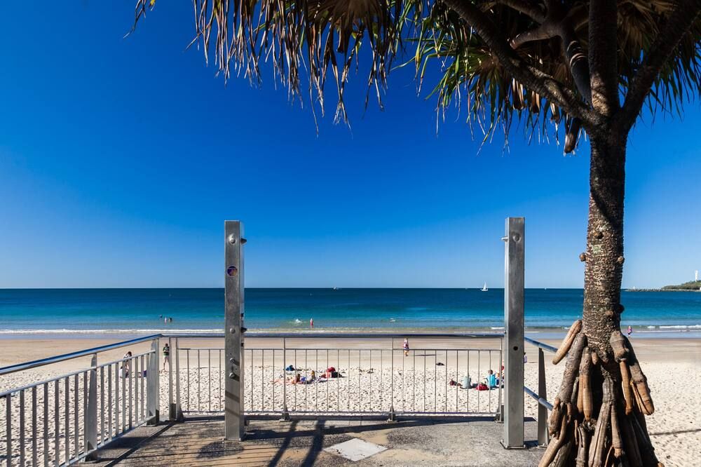 Alex Beach Cabins and Tourist Park - Alexandra Headland - Beach