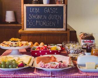 Alpenhaus Monte - Neustift im Stubaital - Buffet