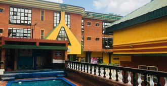 Divine Fountain Ajao - Lagos - Pool
