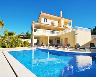 Villa in Montechoro near Golden Beaches - Albufeira - Piscine