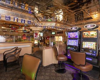 Dunvegan Inn and Suites - Fairview - Bar