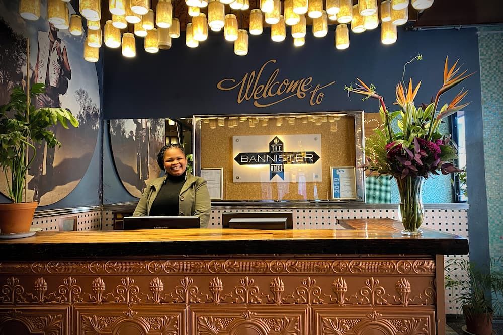 بانيستر هوتيل