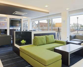 Holiday Inn Express Cambridge-Duxford M11, Jct.10 - Cambridge - Living room
