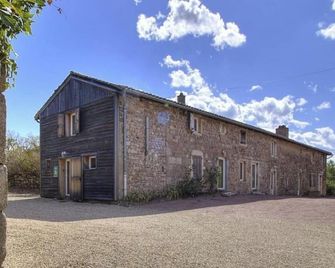 Le Carcan - Fleurie - Gîte - Fleurie - Building