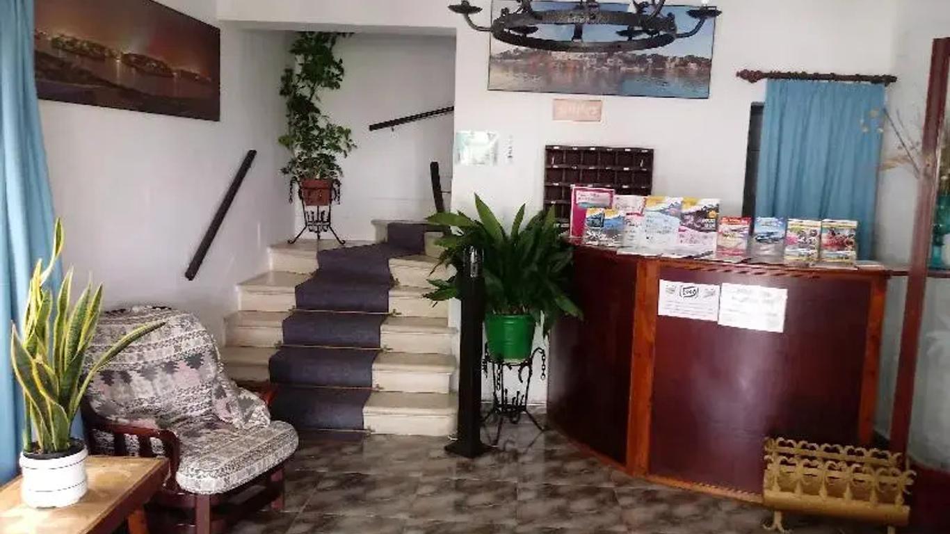 Hostal Oasis Dor