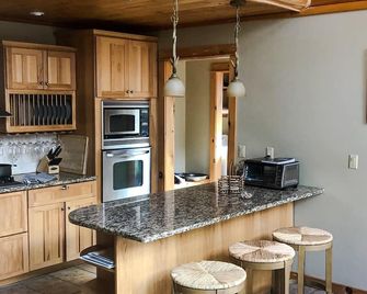 Adirondack Style Ski Chalet - Jay - Cuisine